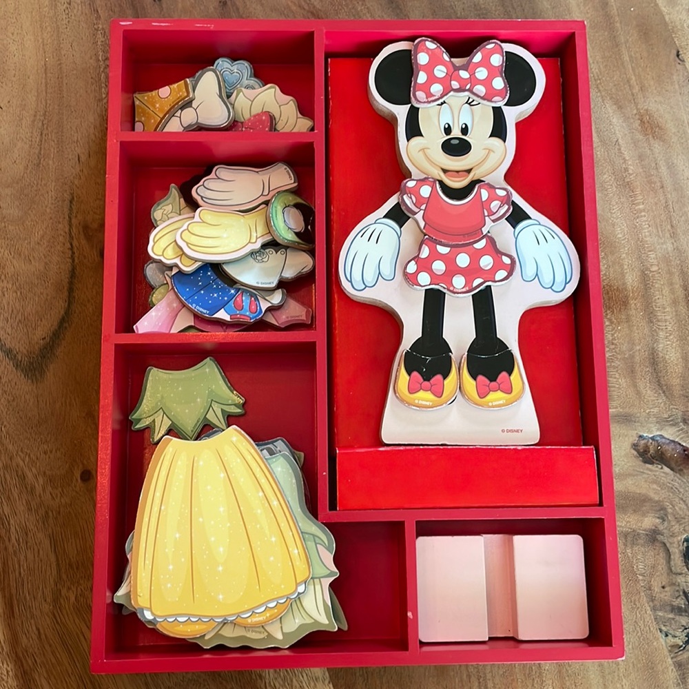 Minnie Mouse Magnetic Dress Up Set
